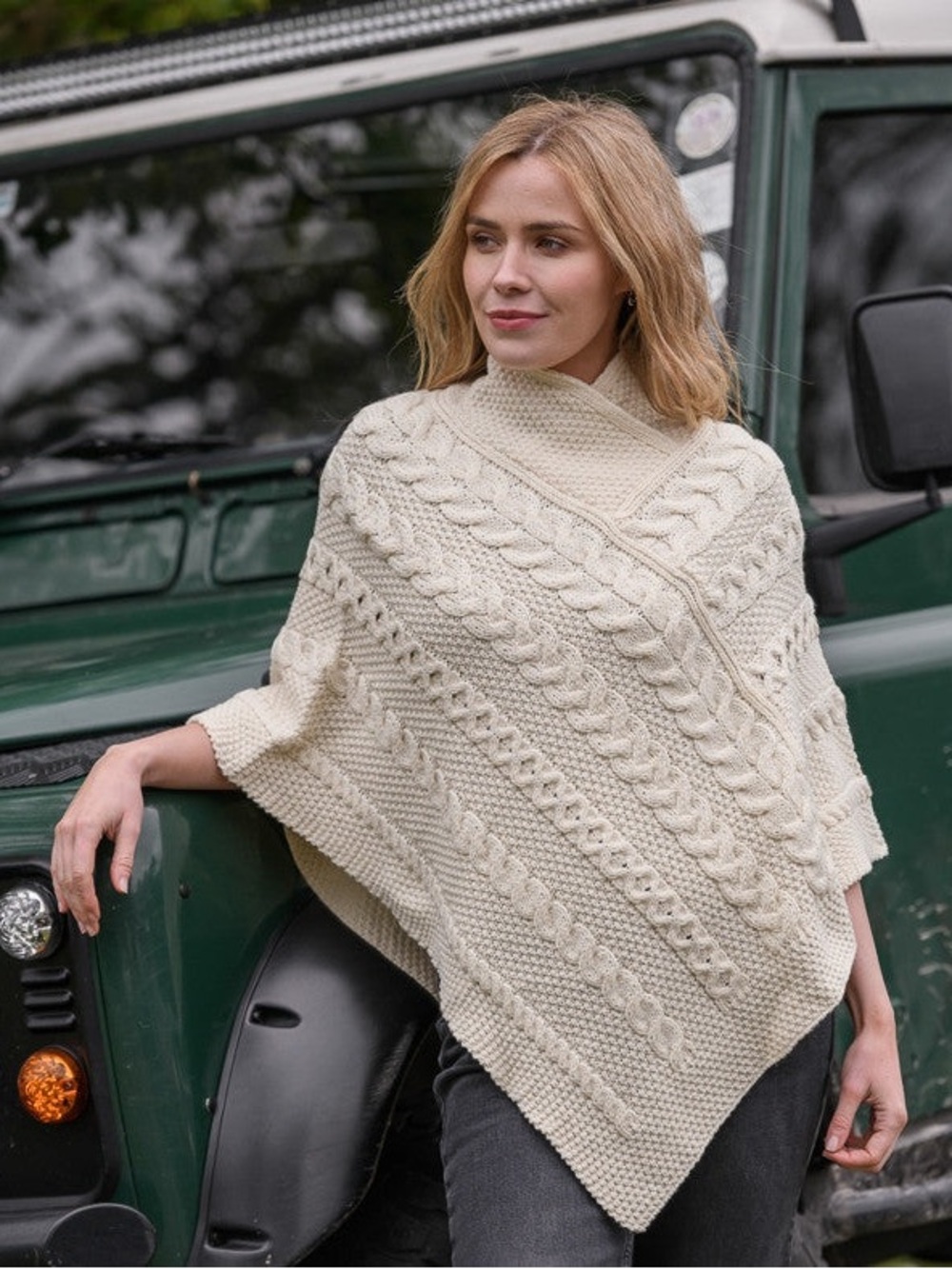 Aran Crafts Cable & Moss Poncho
Merino Wool
Fisherman's
S/M
Cape
Ireland
Natural